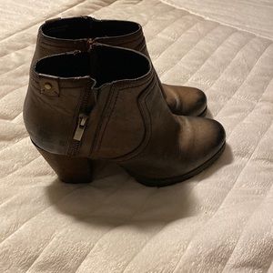 Clarks booties metallic brown/gold